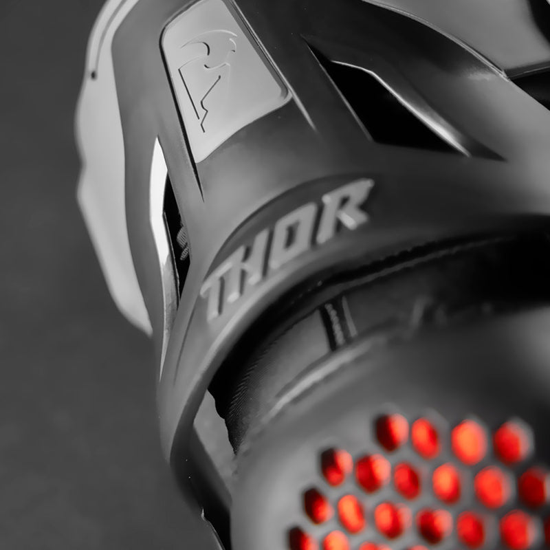 Thor Sentinel Knee Guards